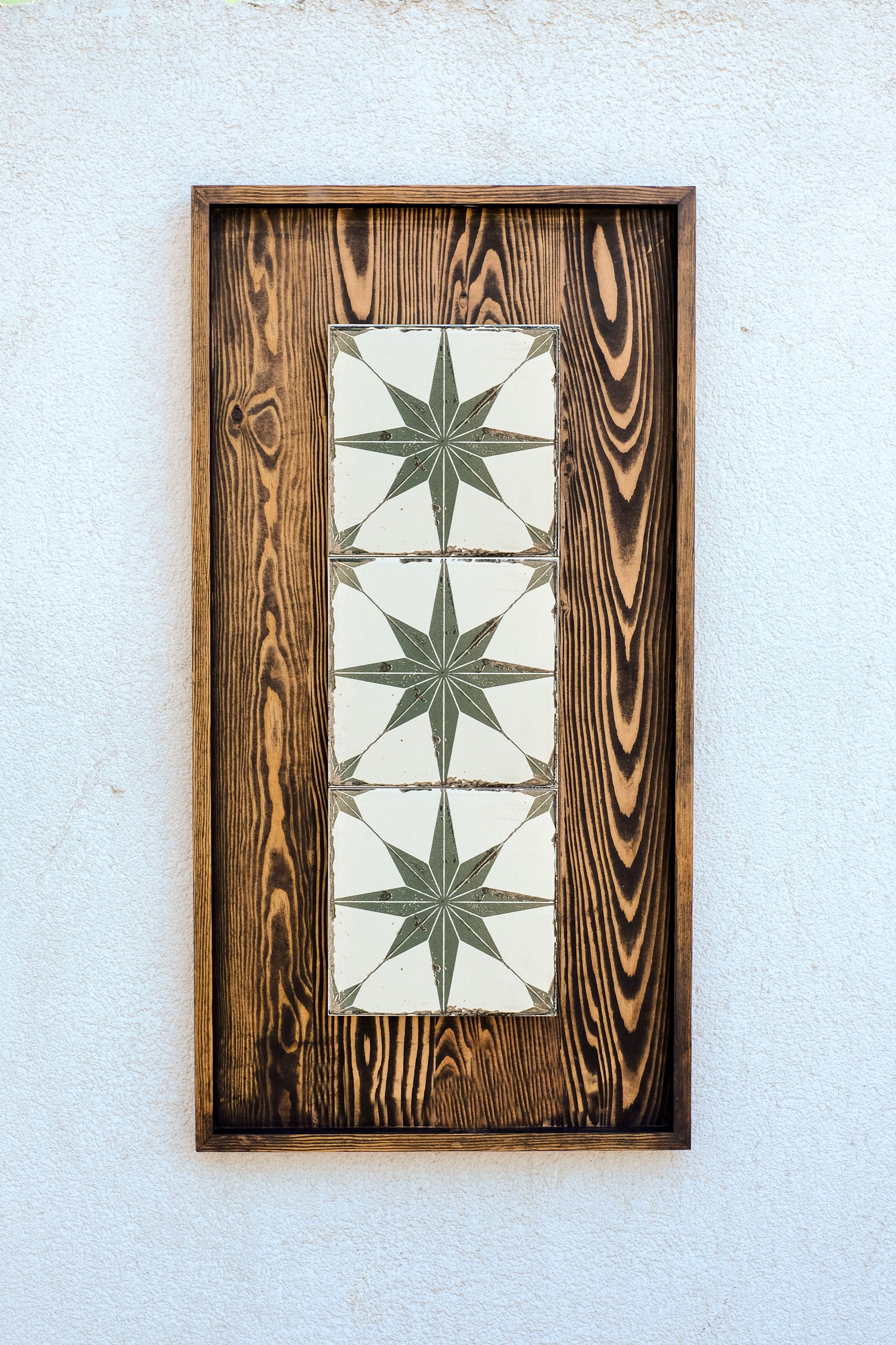 Rustica – Hochwertige handgefertigte Wandskulptur aus Holz und Keramik