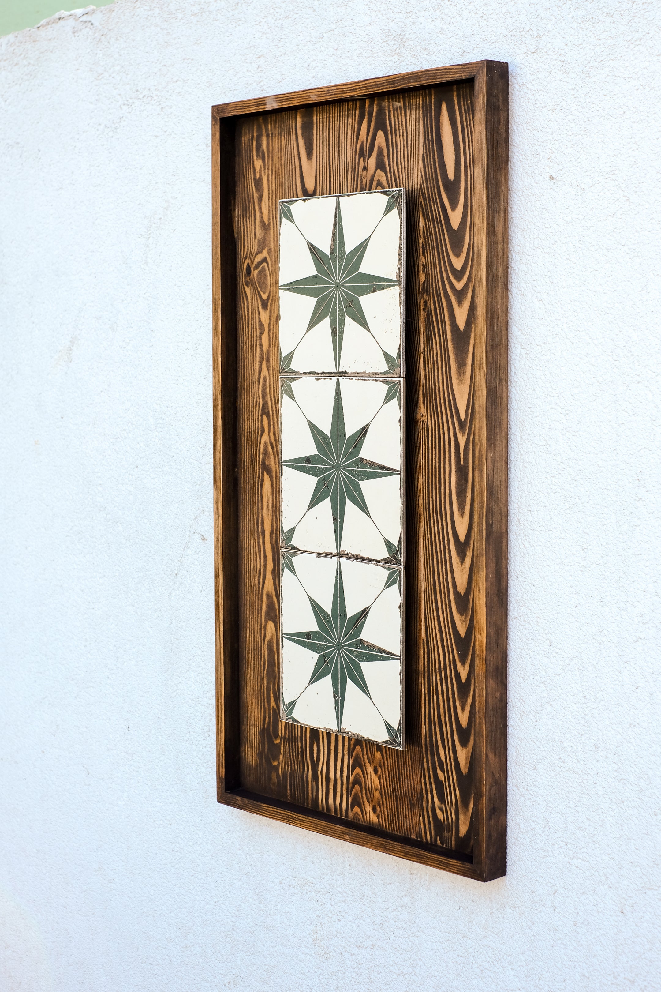 Rustica – Hochwertige handgefertigte Wandskulptur aus Holz und Keramik