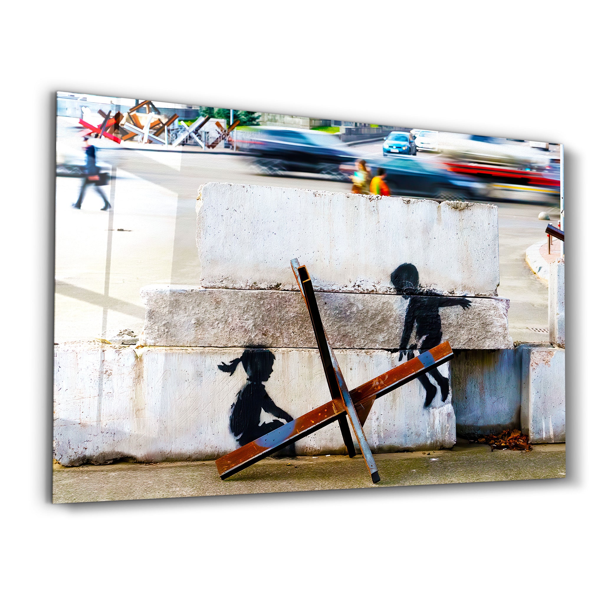 Banksy – Lass die Kinder spielen – <tc>Glasbild</tc>